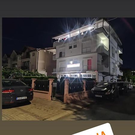 Vila Bolonja Struga Bagian luar foto