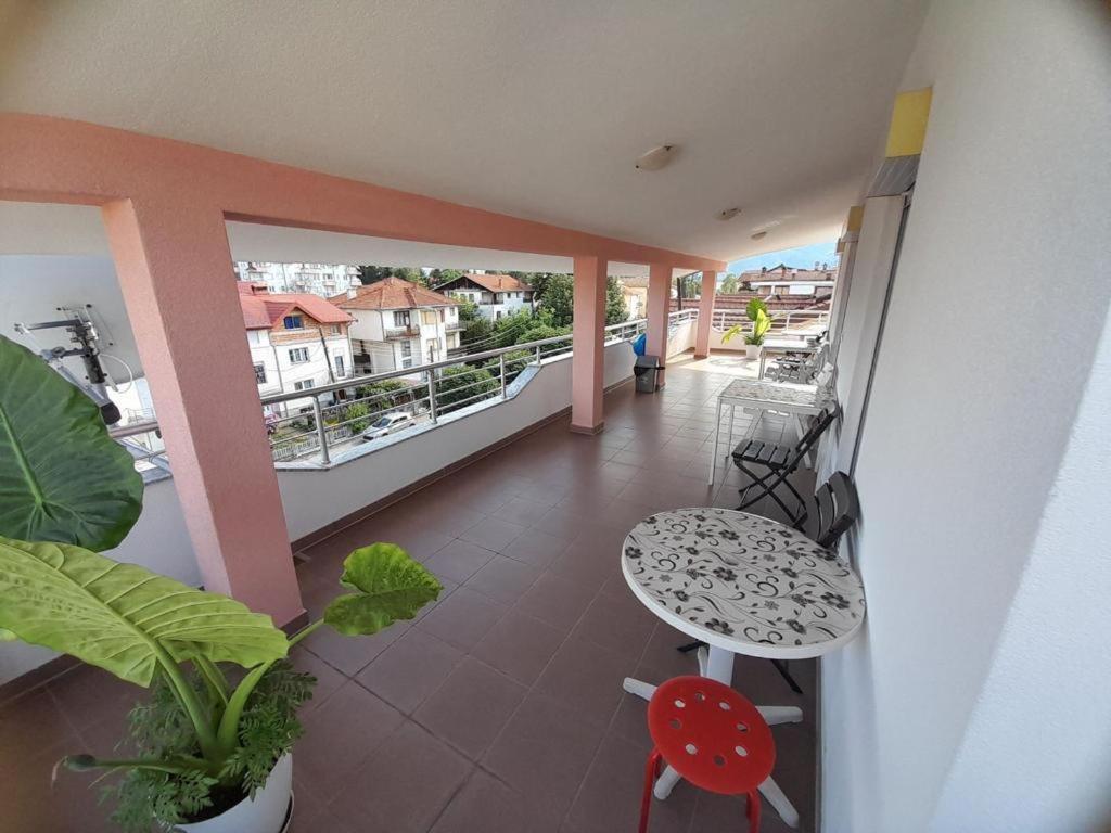 Vila Bolonja Struga Bagian luar foto
