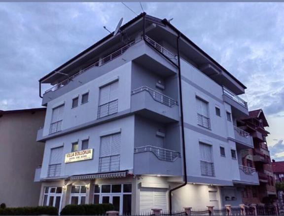 Vila Bolonja Struga Bagian luar foto