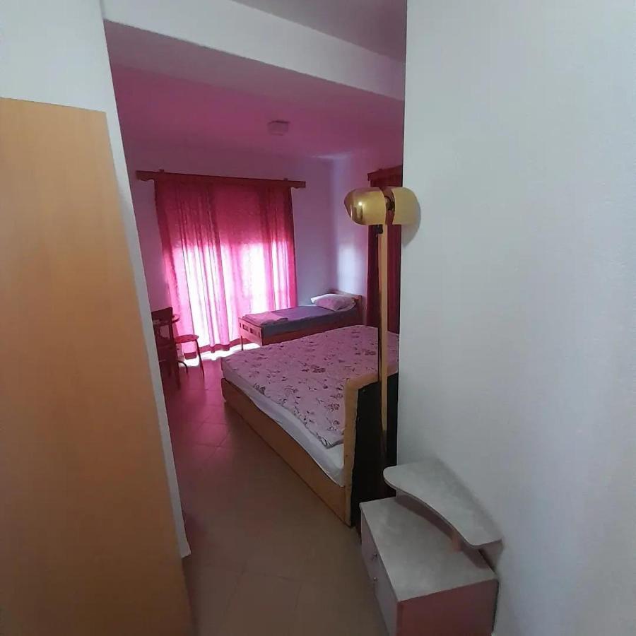 Vila Bolonja Struga Bagian luar foto