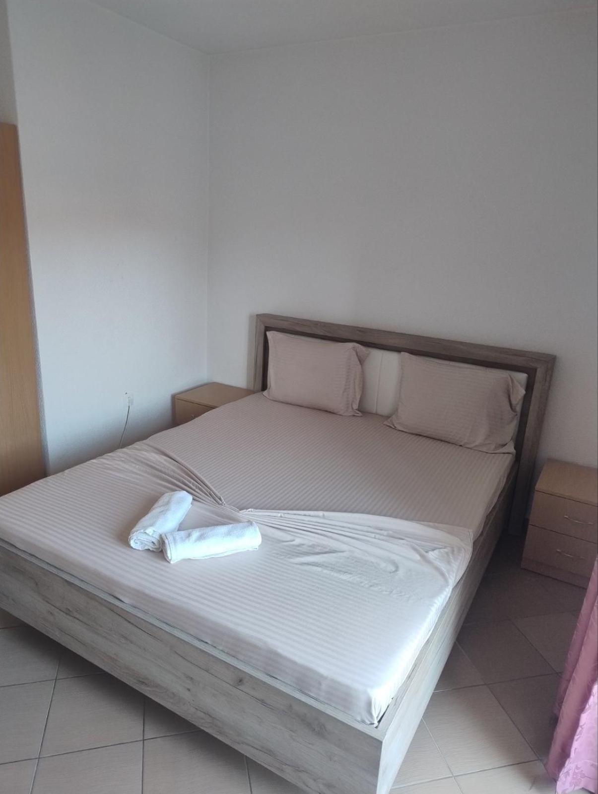 Vila Bolonja Struga Bagian luar foto